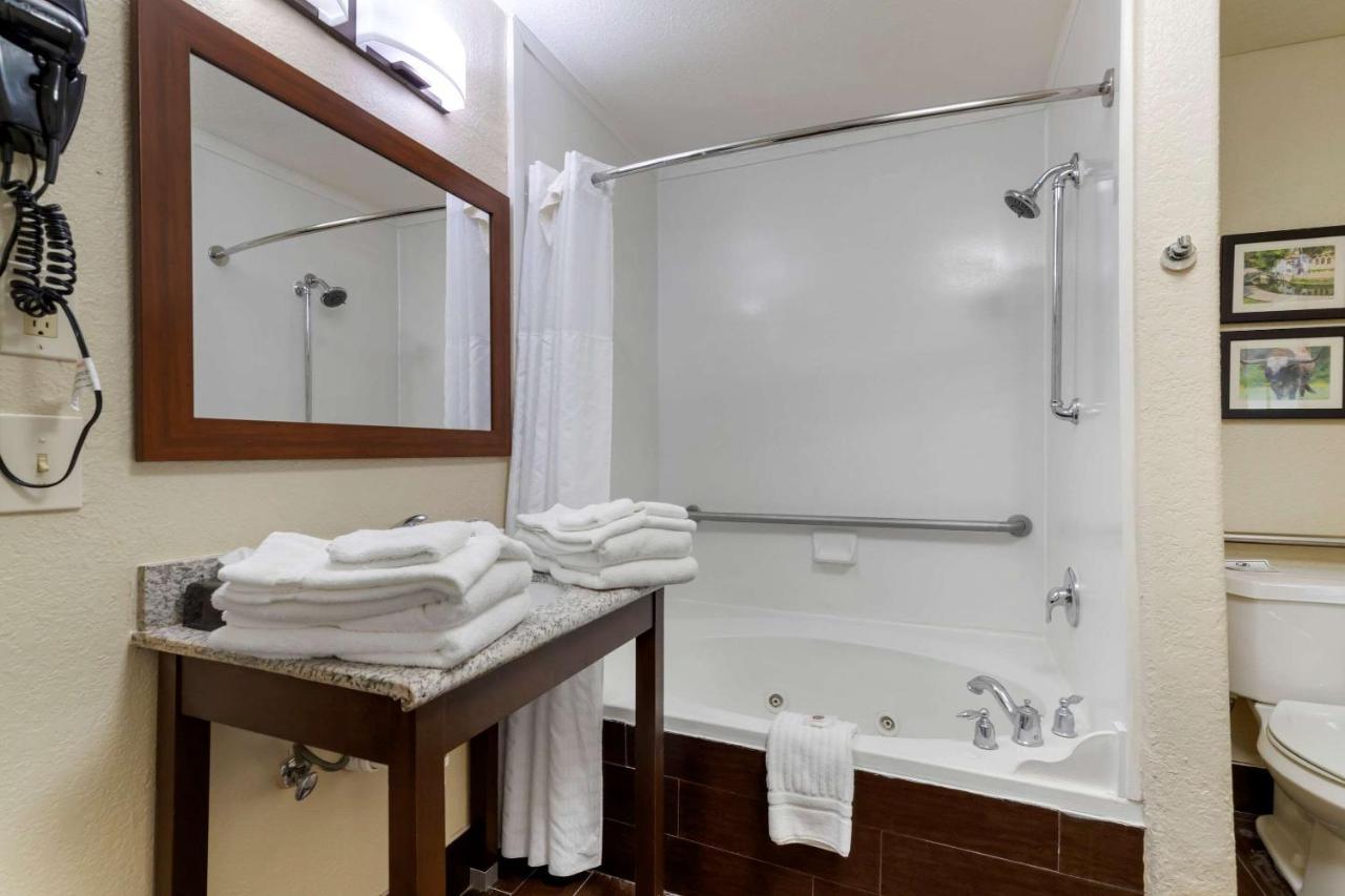 Comfort & Near Six Flags & Medical Center 3* San Antonio