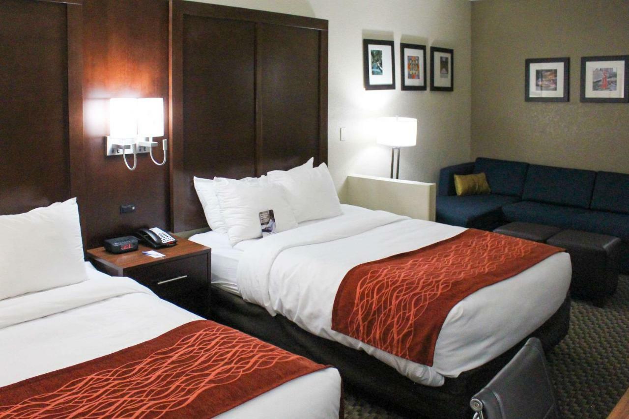 Hotel Comfort & Near Six Flags & Medical Center 3*