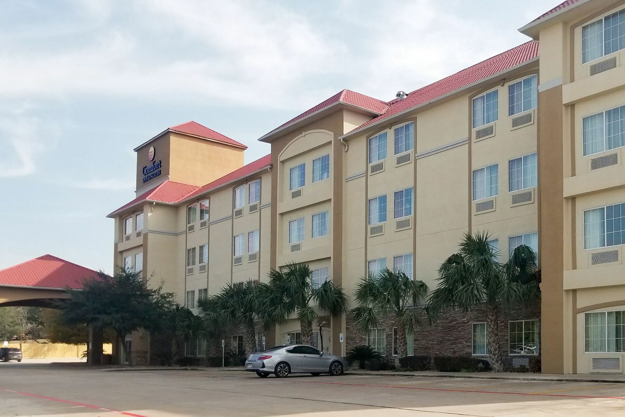 Hotel Comfort & Near Six Flags & Medical Center