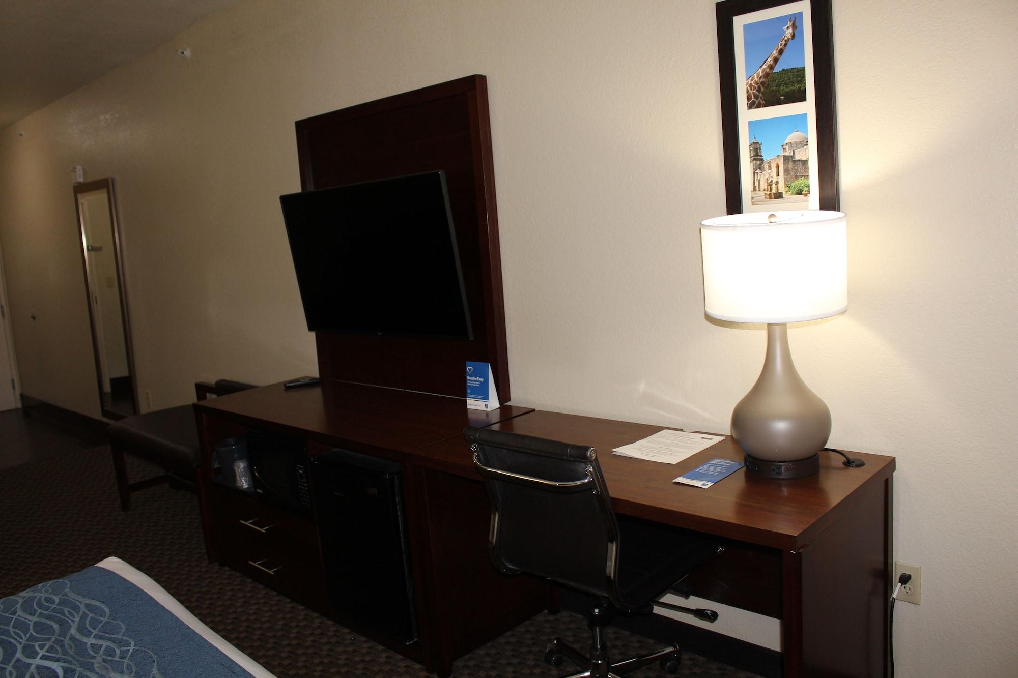 Comfort & Near Six Flags & Medical Center Hotel