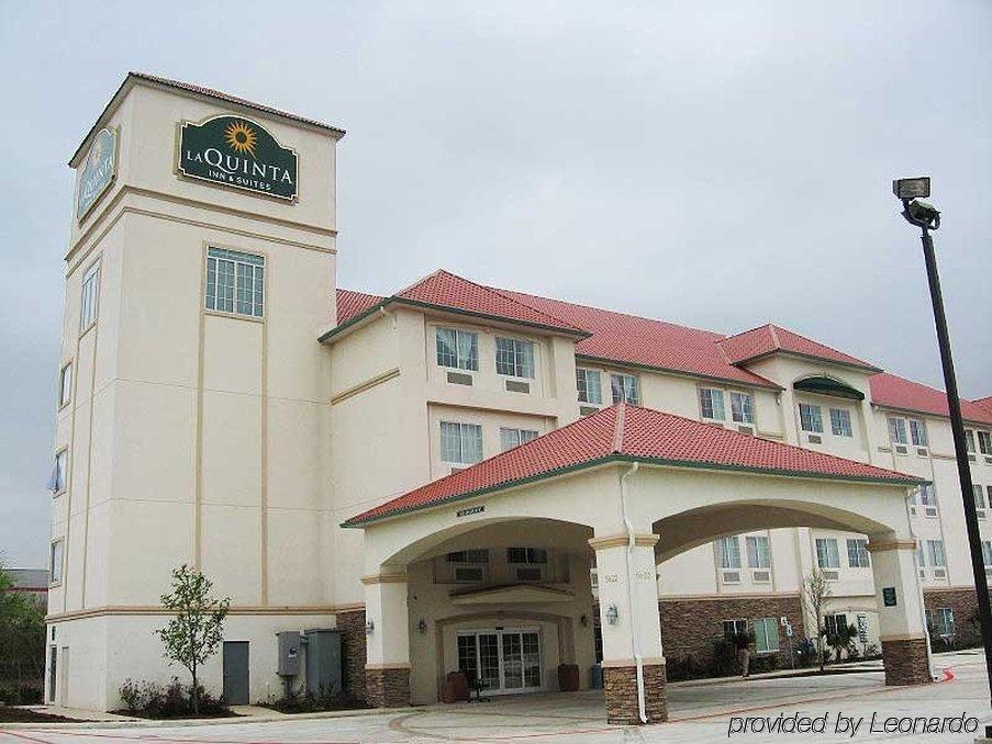 Hotel Comfort & Near Six Flags & Medical Center